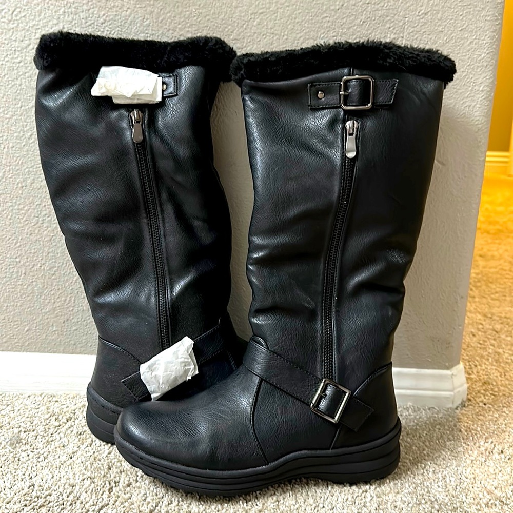 New never worn black fur lined boots size 7